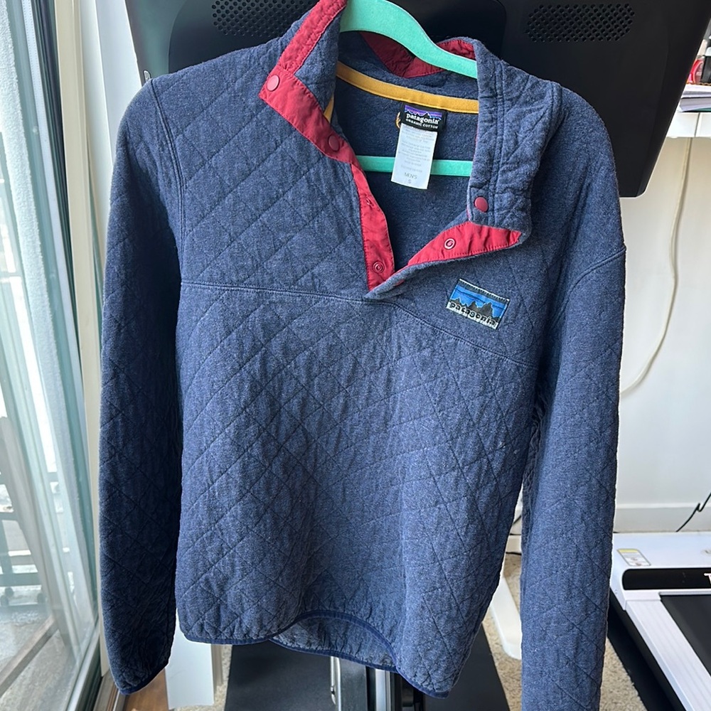 Patagonia Blue Quilted Pullover with Red Accents